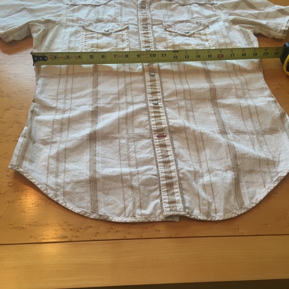 GUESS Short Sleeve Summer Shirt. Medium - Picture 11 of 16